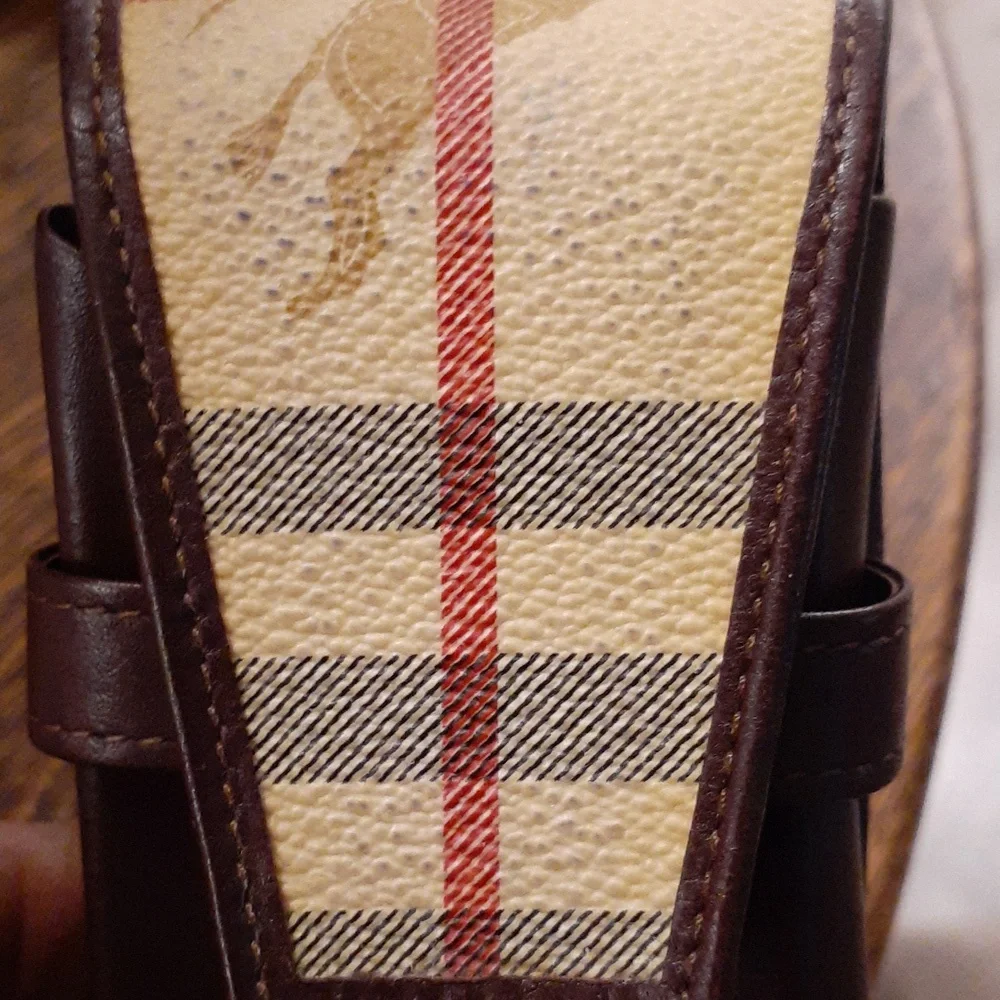 BURBERRY LIPSTICK /CIGARETTE HOLDER CASE
